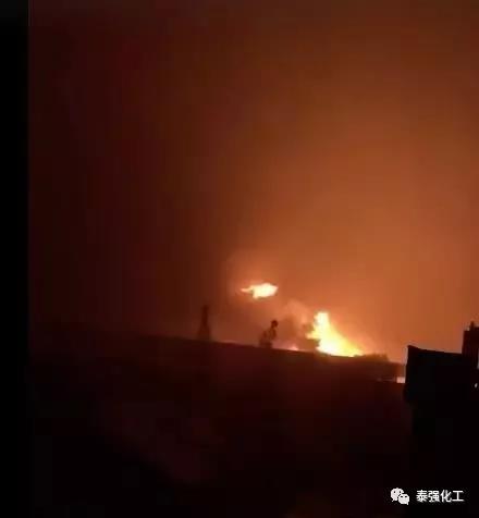 重特大事故高發(fā)期，防火防爆不容忽視！泰強化工消防安全事故綜合演練。(圖4)